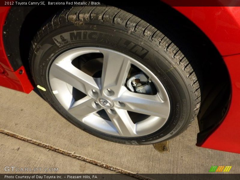 Barcelona Red Metallic / Black 2012 Toyota Camry SE