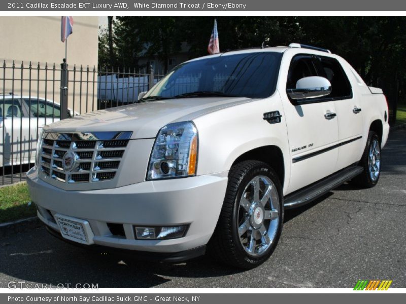 White Diamond Tricoat / Ebony/Ebony 2011 Cadillac Escalade EXT Luxury AWD