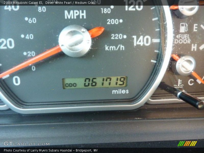 Dover White Pearl / Medium Gray 2009 Mitsubishi Galant ES