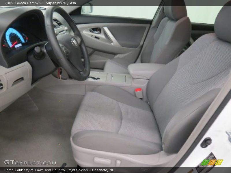 Super White / Ash 2009 Toyota Camry SE
