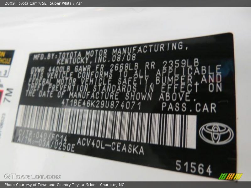Super White / Ash 2009 Toyota Camry SE