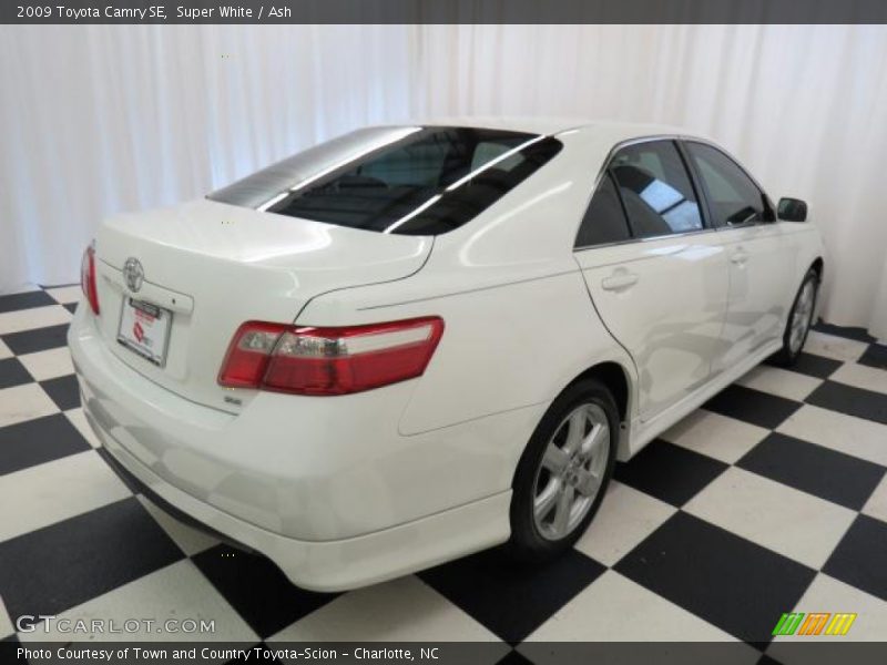 Super White / Ash 2009 Toyota Camry SE