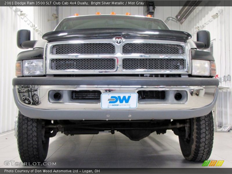 Bright Silver Metallic / Mist Gray 2001 Dodge Ram 3500 SLT Club Cab 4x4 Dually