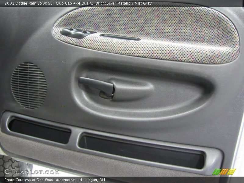 Bright Silver Metallic / Mist Gray 2001 Dodge Ram 3500 SLT Club Cab 4x4 Dually