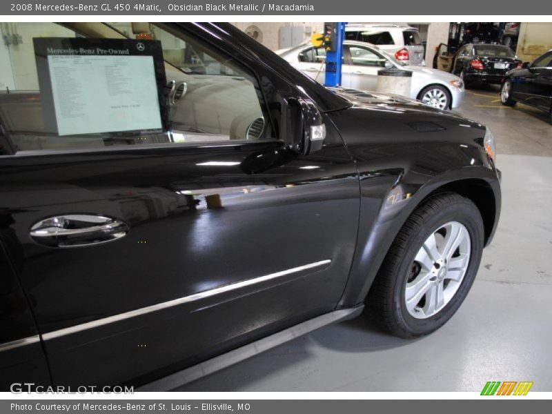 Obsidian Black Metallic / Macadamia 2008 Mercedes-Benz GL 450 4Matic