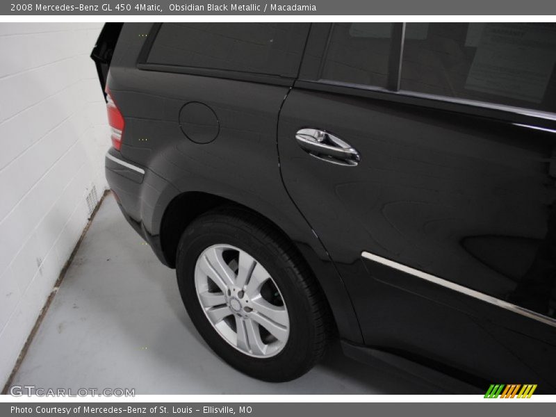 Obsidian Black Metallic / Macadamia 2008 Mercedes-Benz GL 450 4Matic