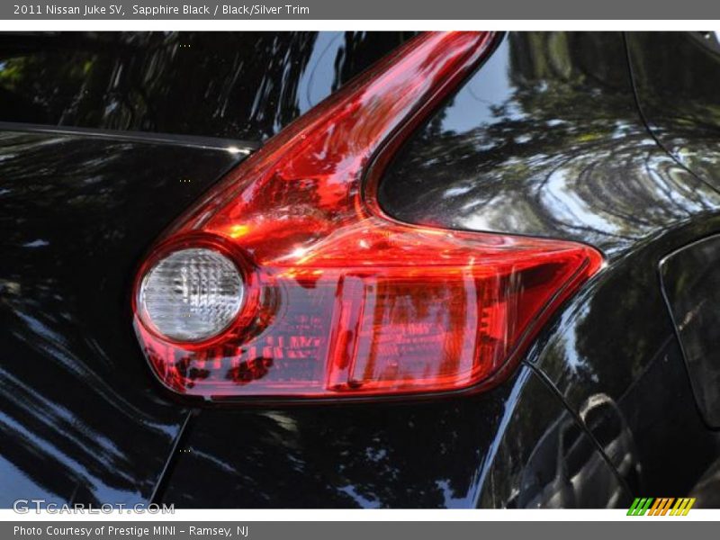 Sapphire Black / Black/Silver Trim 2011 Nissan Juke SV