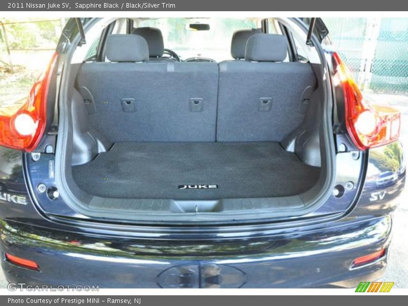 Sapphire Black / Black/Silver Trim 2011 Nissan Juke SV