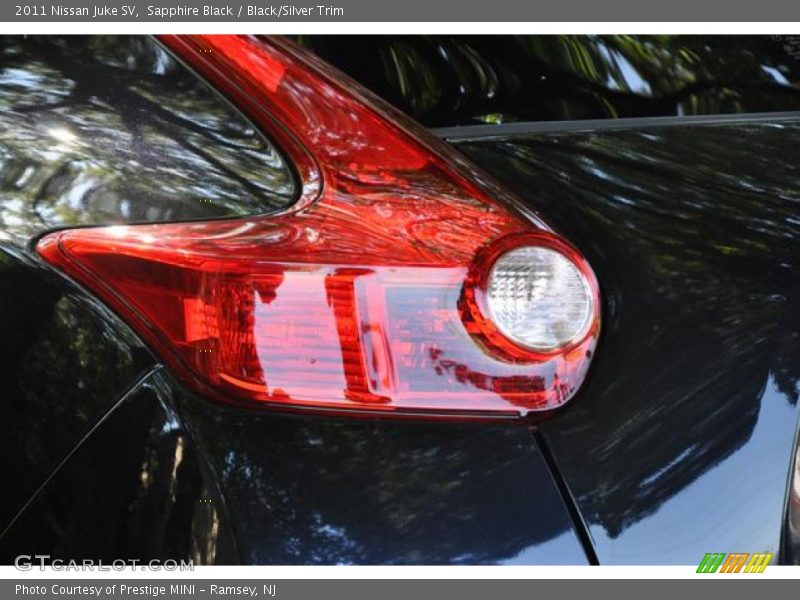 Sapphire Black / Black/Silver Trim 2011 Nissan Juke SV