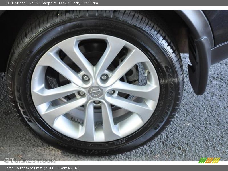 Sapphire Black / Black/Silver Trim 2011 Nissan Juke SV