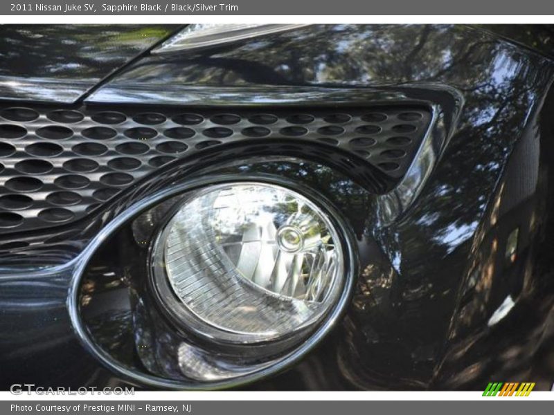 Sapphire Black / Black/Silver Trim 2011 Nissan Juke SV