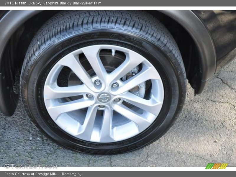 Sapphire Black / Black/Silver Trim 2011 Nissan Juke SV