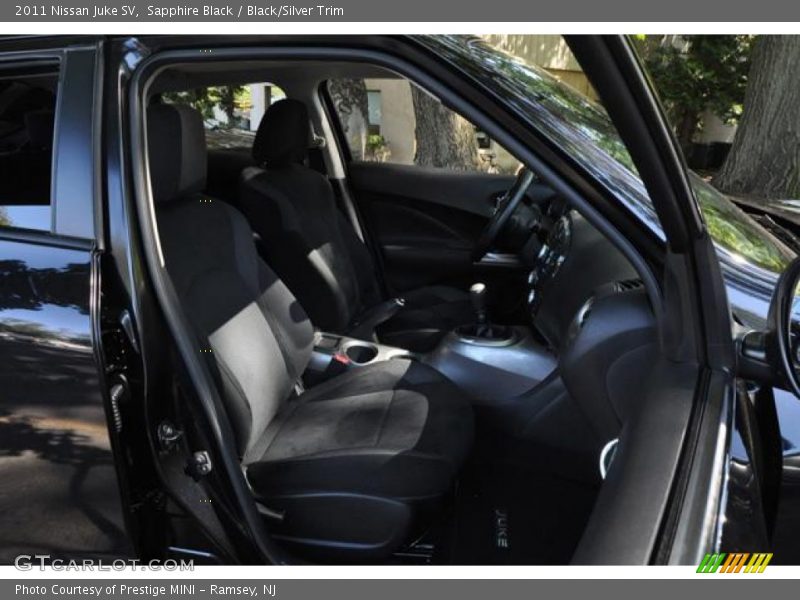 Sapphire Black / Black/Silver Trim 2011 Nissan Juke SV