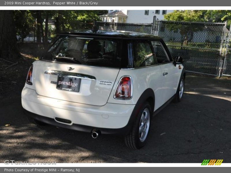 Pepper White / Black/Grey 2009 Mini Cooper Hardtop