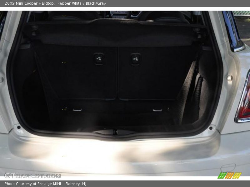 Pepper White / Black/Grey 2009 Mini Cooper Hardtop