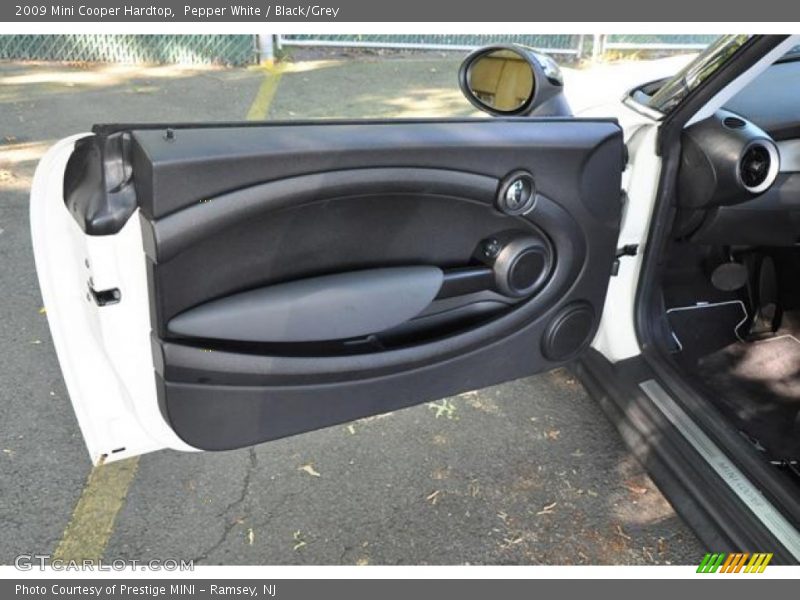 Pepper White / Black/Grey 2009 Mini Cooper Hardtop
