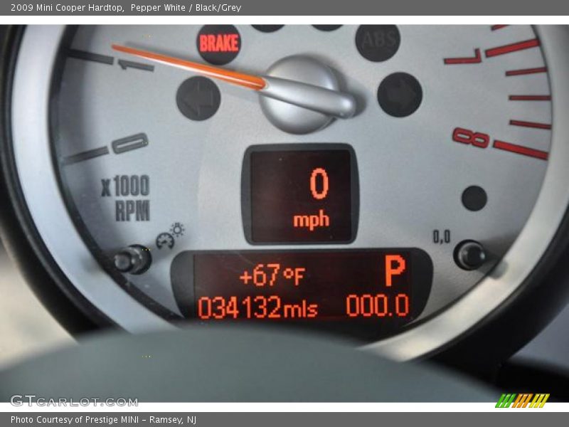 Pepper White / Black/Grey 2009 Mini Cooper Hardtop