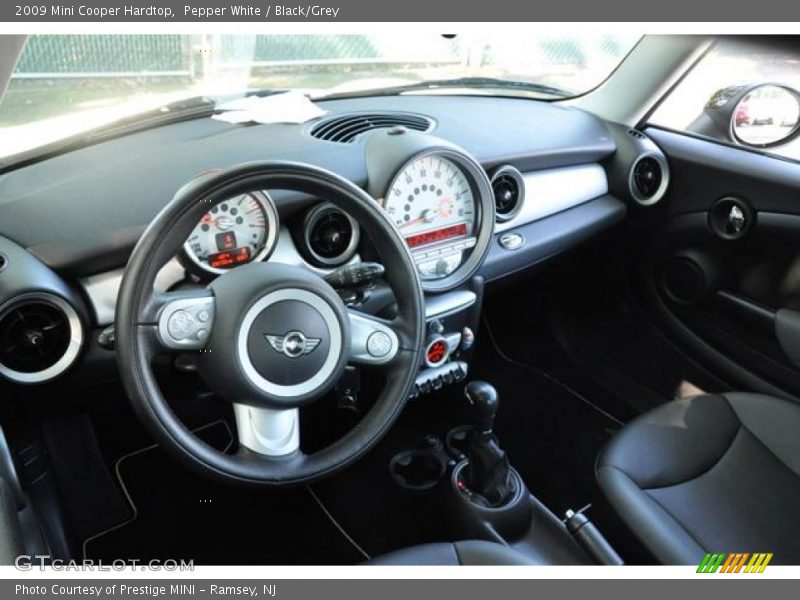 Pepper White / Black/Grey 2009 Mini Cooper Hardtop