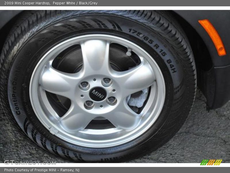 Pepper White / Black/Grey 2009 Mini Cooper Hardtop
