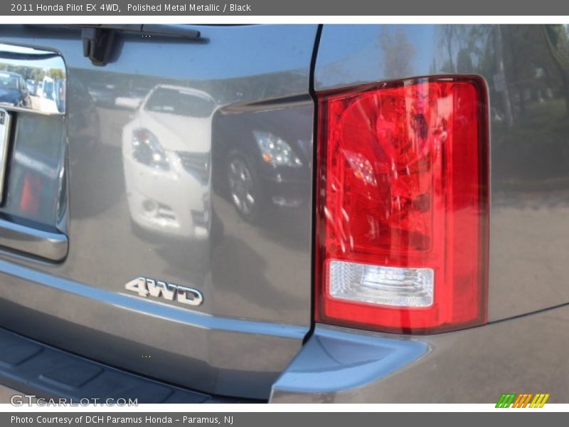 Polished Metal Metallic / Black 2011 Honda Pilot EX 4WD