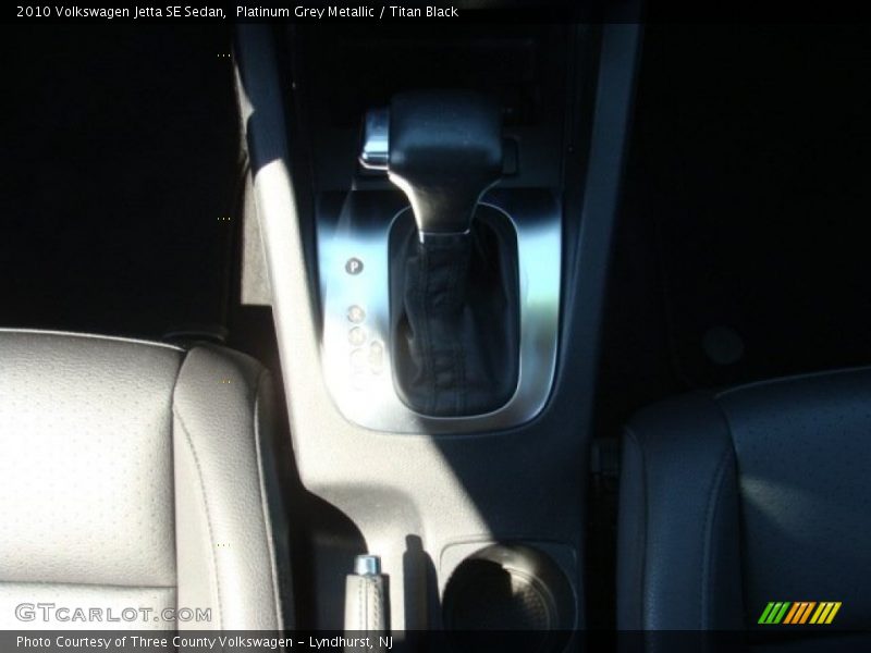 Platinum Grey Metallic / Titan Black 2010 Volkswagen Jetta SE Sedan