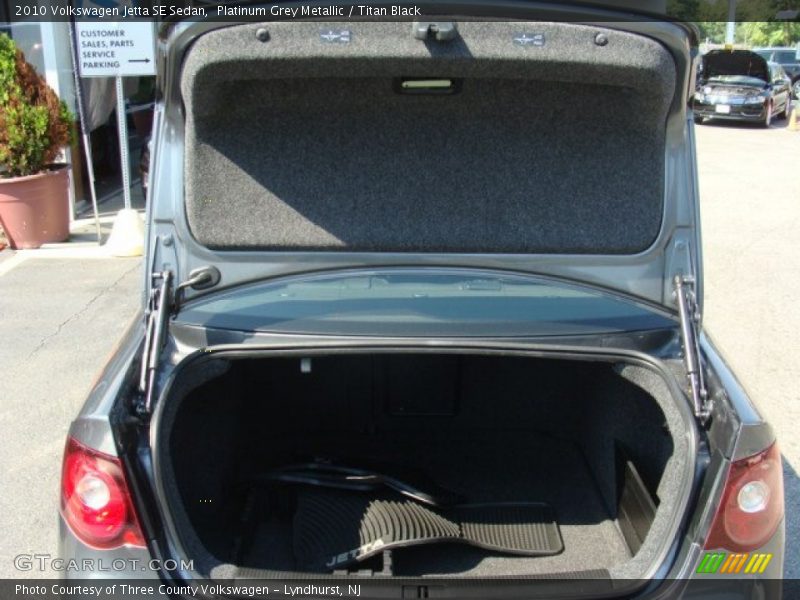 Platinum Grey Metallic / Titan Black 2010 Volkswagen Jetta SE Sedan