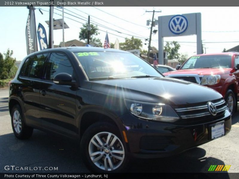 Deep Black Metallic / Black 2012 Volkswagen Tiguan SE