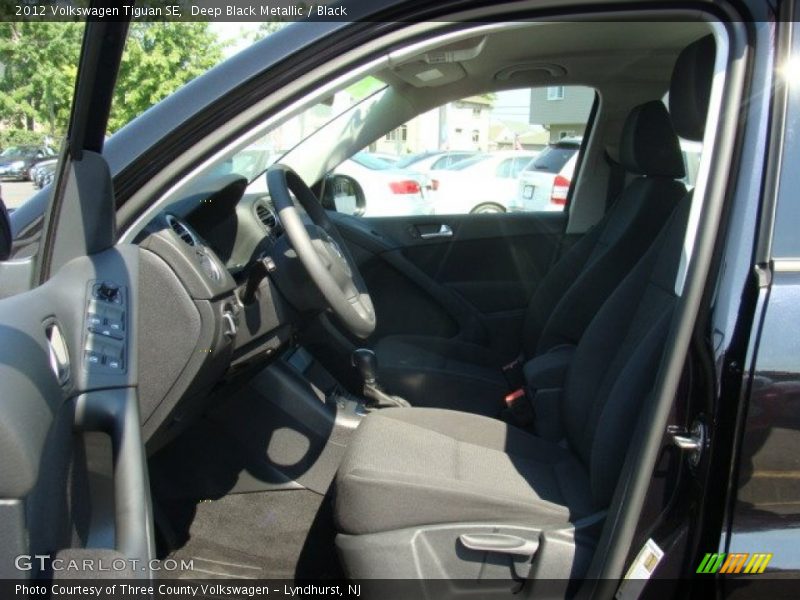 Deep Black Metallic / Black 2012 Volkswagen Tiguan SE