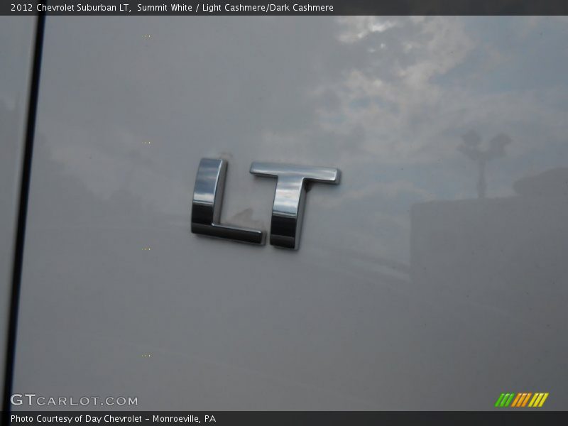 Summit White / Light Cashmere/Dark Cashmere 2012 Chevrolet Suburban LT