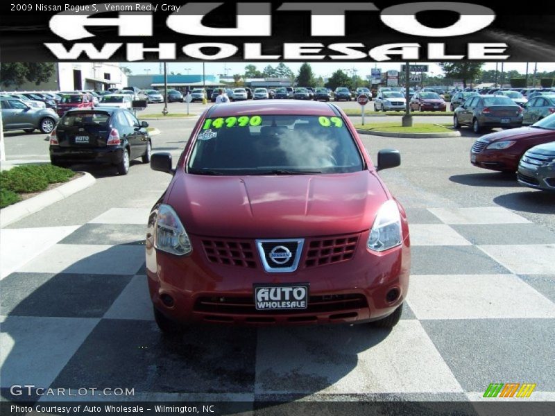 Venom Red / Gray 2009 Nissan Rogue S