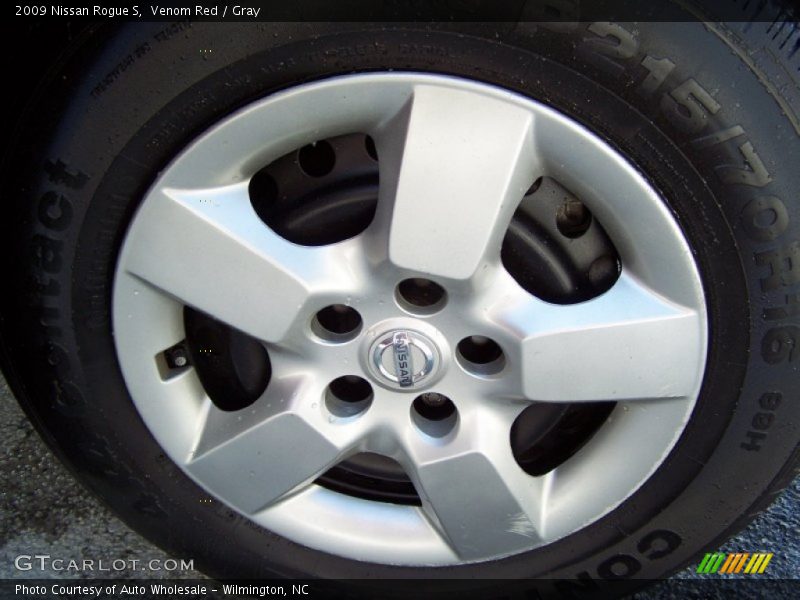 Venom Red / Gray 2009 Nissan Rogue S