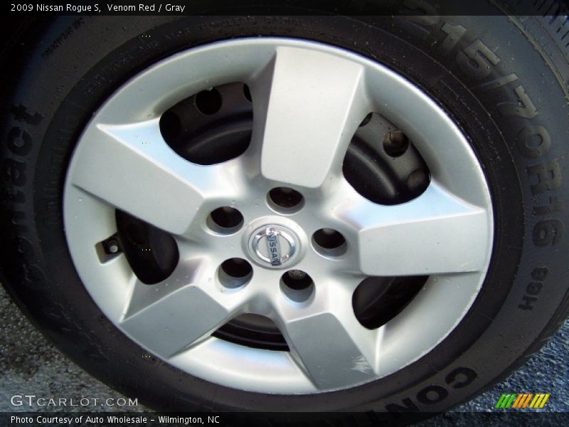 Venom Red / Gray 2009 Nissan Rogue S