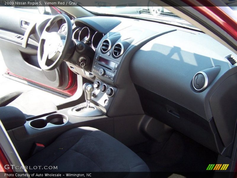 Venom Red / Gray 2009 Nissan Rogue S