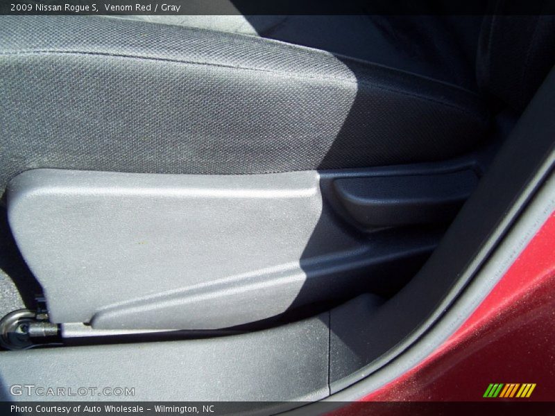 Venom Red / Gray 2009 Nissan Rogue S