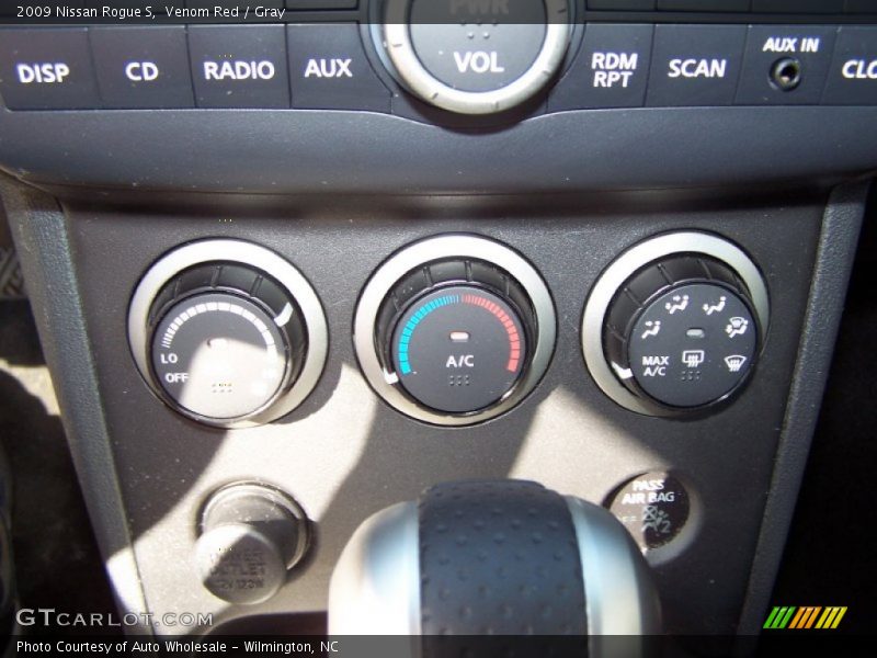 Venom Red / Gray 2009 Nissan Rogue S