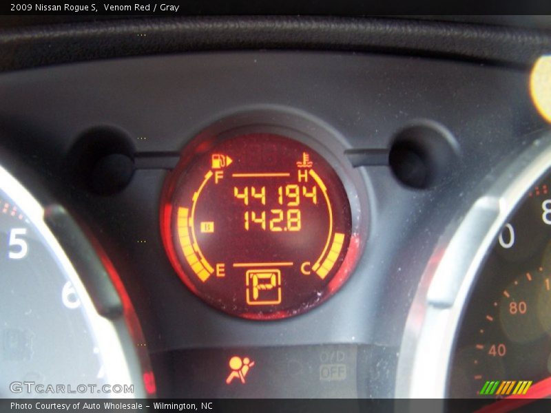 Venom Red / Gray 2009 Nissan Rogue S