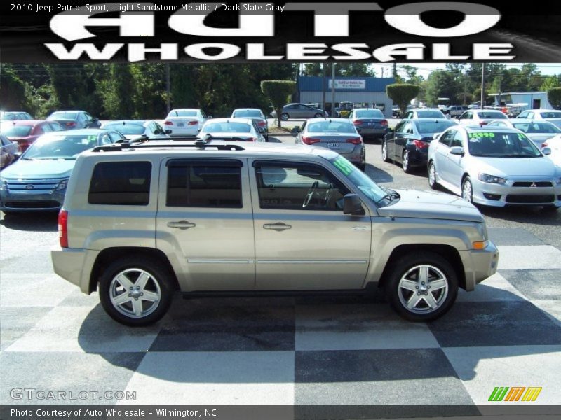 Light Sandstone Metallic / Dark Slate Gray 2010 Jeep Patriot Sport
