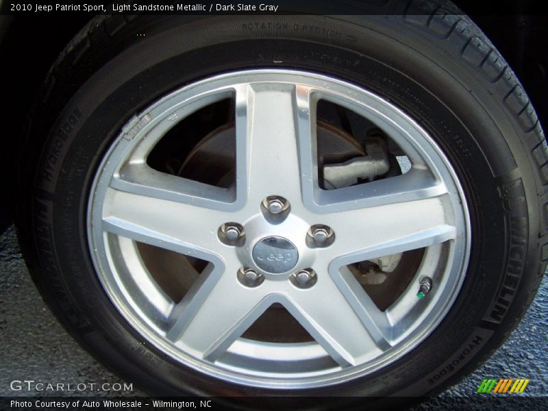 Light Sandstone Metallic / Dark Slate Gray 2010 Jeep Patriot Sport