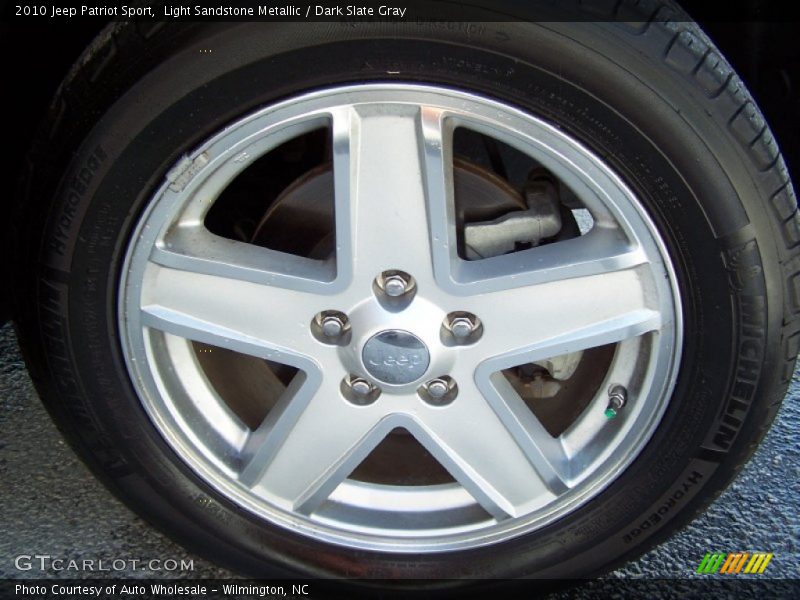 Light Sandstone Metallic / Dark Slate Gray 2010 Jeep Patriot Sport