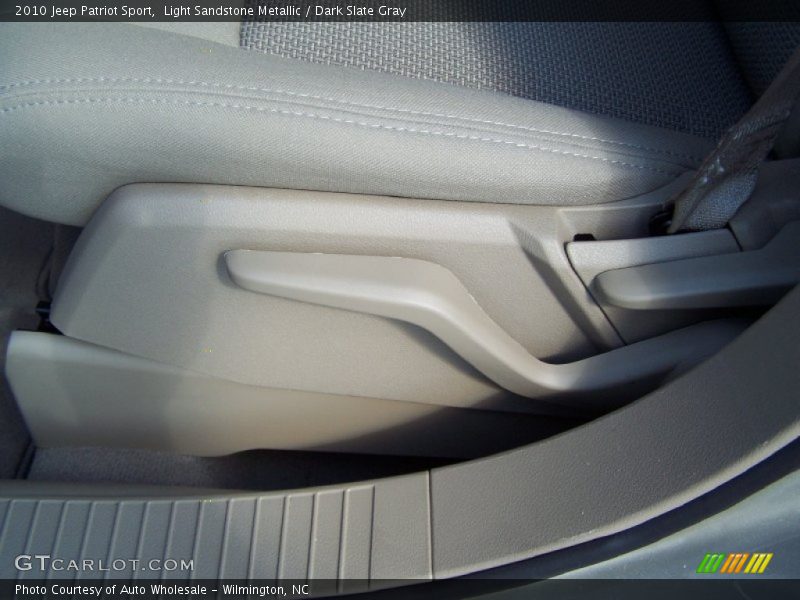 Light Sandstone Metallic / Dark Slate Gray 2010 Jeep Patriot Sport