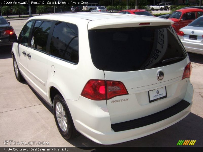 Calla Lilly White / Aero Grey 2009 Volkswagen Routan S