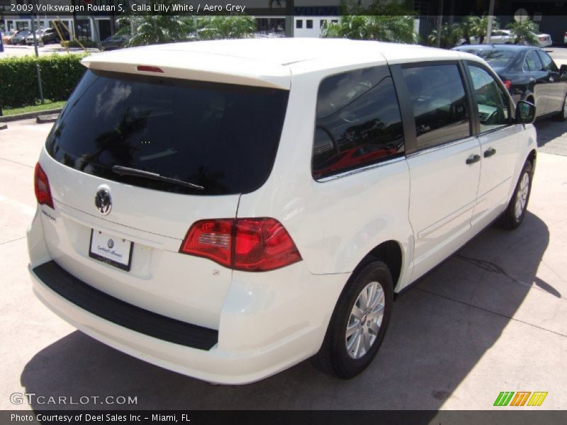 Calla Lilly White / Aero Grey 2009 Volkswagen Routan S