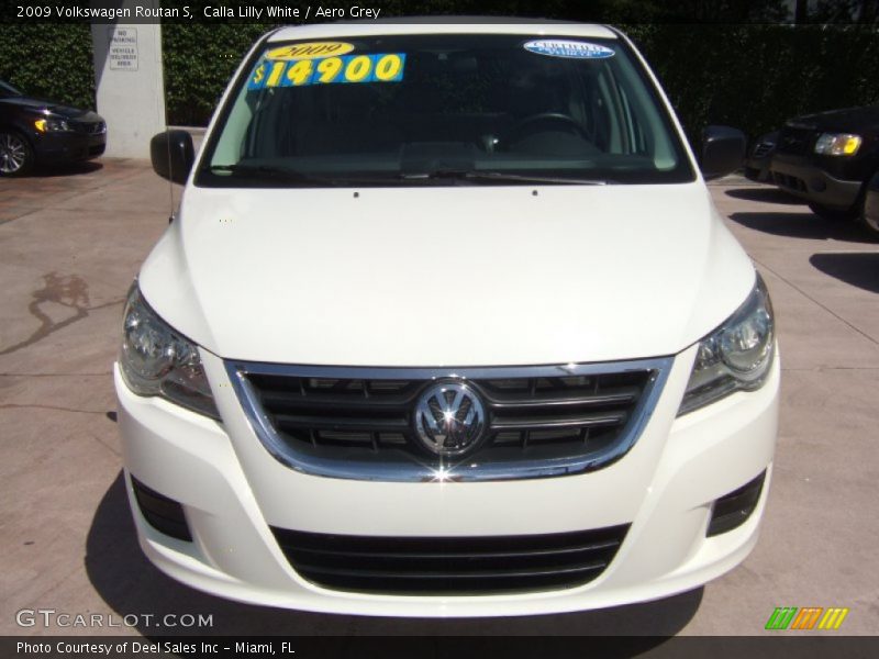 Calla Lilly White / Aero Grey 2009 Volkswagen Routan S