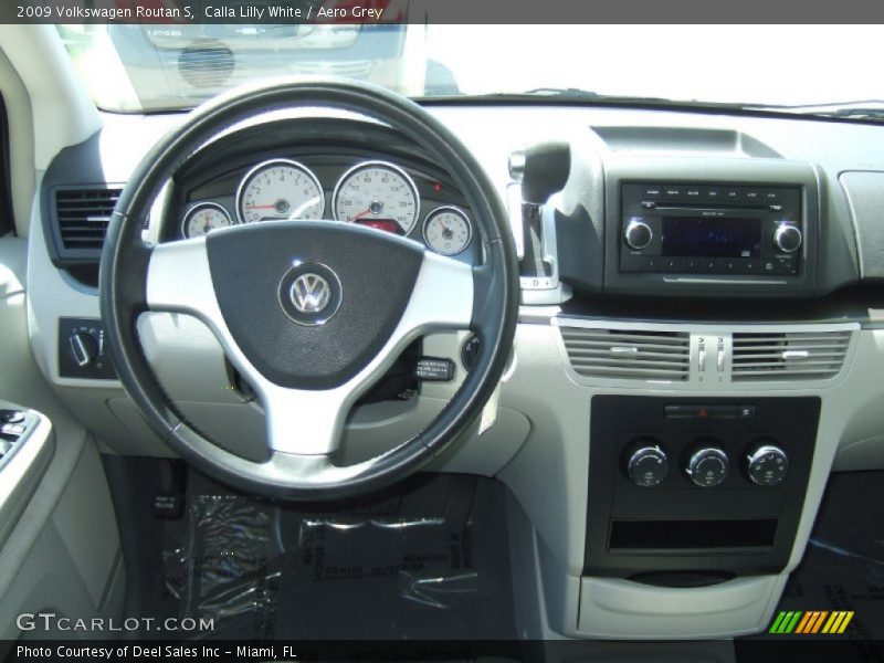 Calla Lilly White / Aero Grey 2009 Volkswagen Routan S
