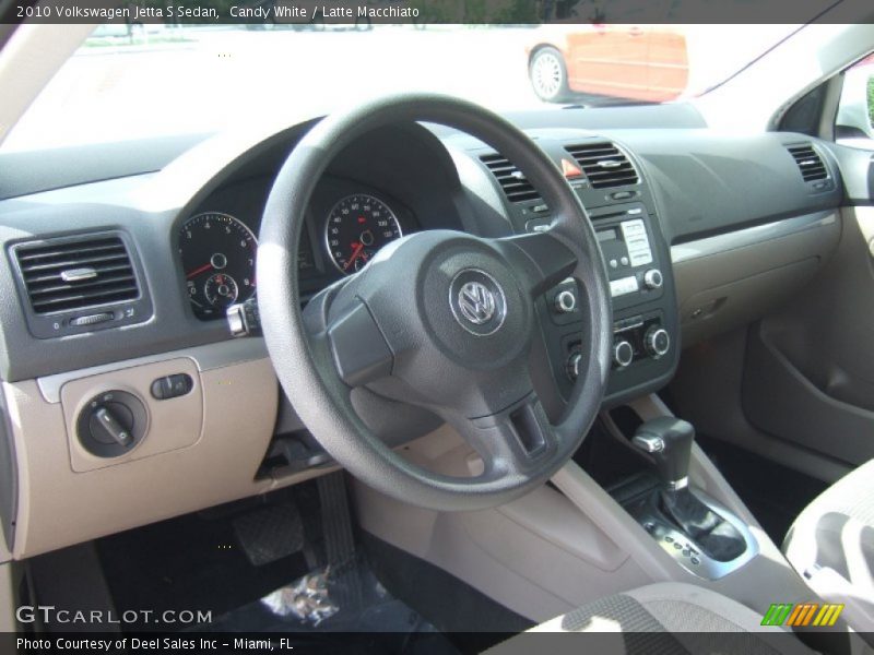 Candy White / Latte Macchiato 2010 Volkswagen Jetta S Sedan