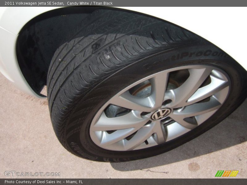 Candy White / Titan Black 2011 Volkswagen Jetta SE Sedan