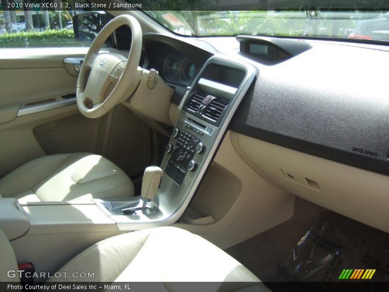Black Stone / Sandstone 2010 Volvo XC60 3.2