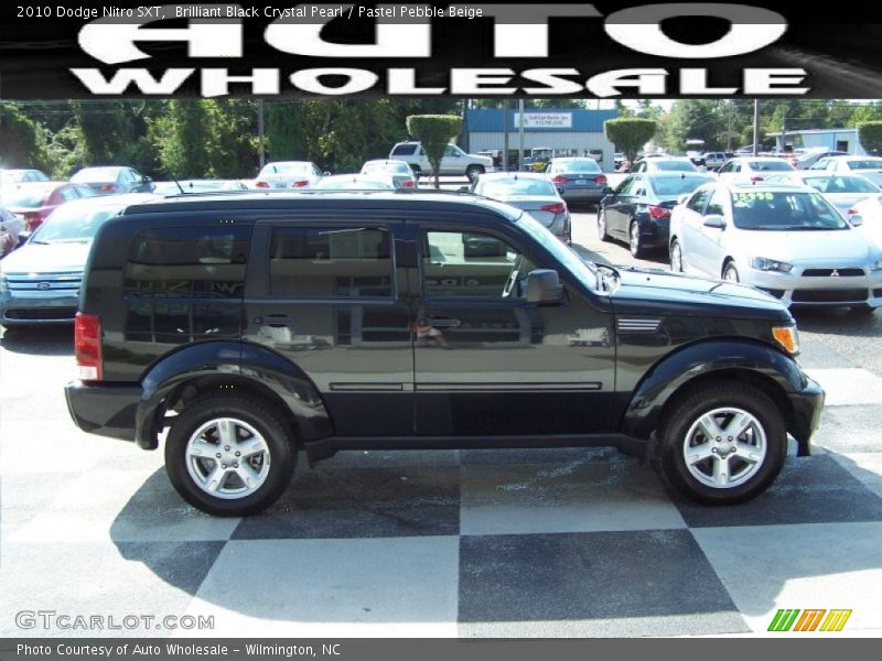 Brilliant Black Crystal Pearl / Pastel Pebble Beige 2010 Dodge Nitro SXT