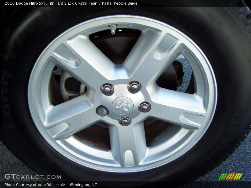 Brilliant Black Crystal Pearl / Pastel Pebble Beige 2010 Dodge Nitro SXT