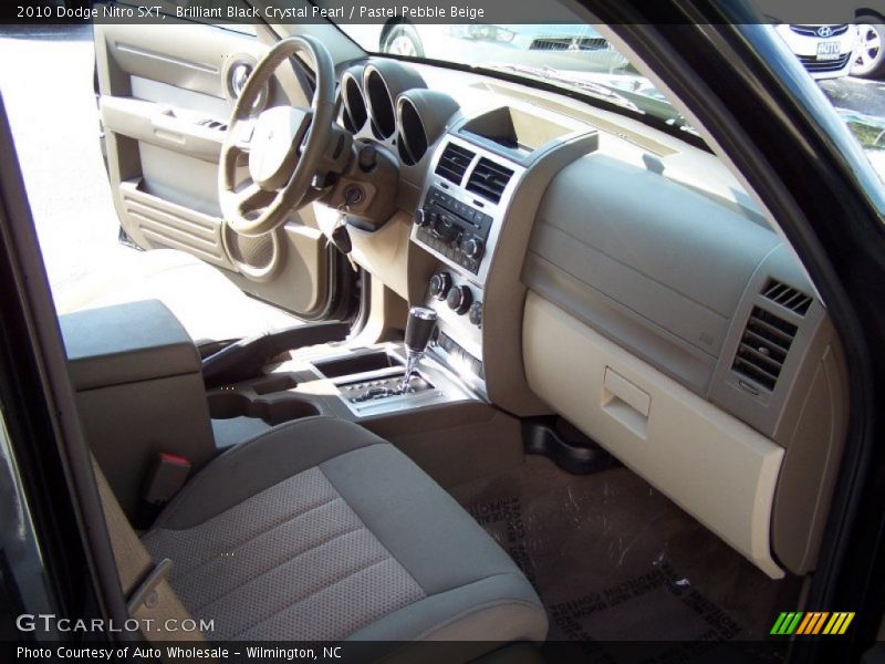 Brilliant Black Crystal Pearl / Pastel Pebble Beige 2010 Dodge Nitro SXT